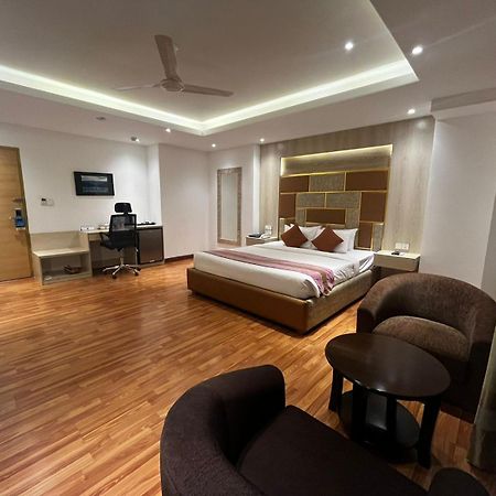 Royal Raj Hotel Rajshahi Exteriér fotografie