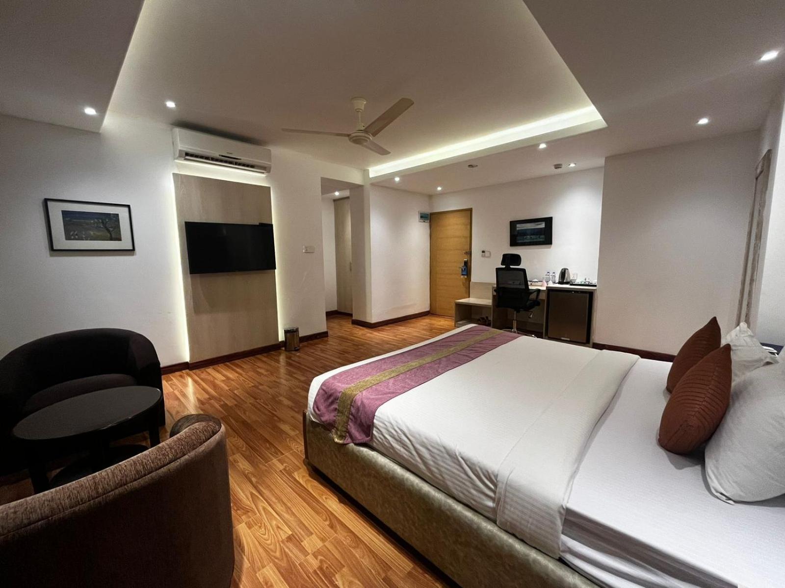 Royal Raj Hotel Rajshahi Exteriér fotografie