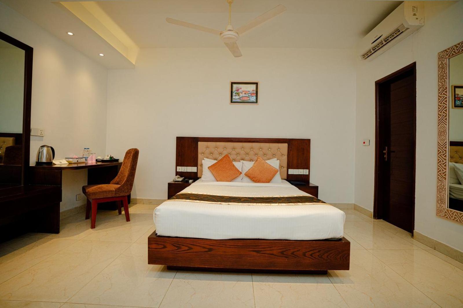 Royal Raj Hotel Rajshahi Exteriér fotografie